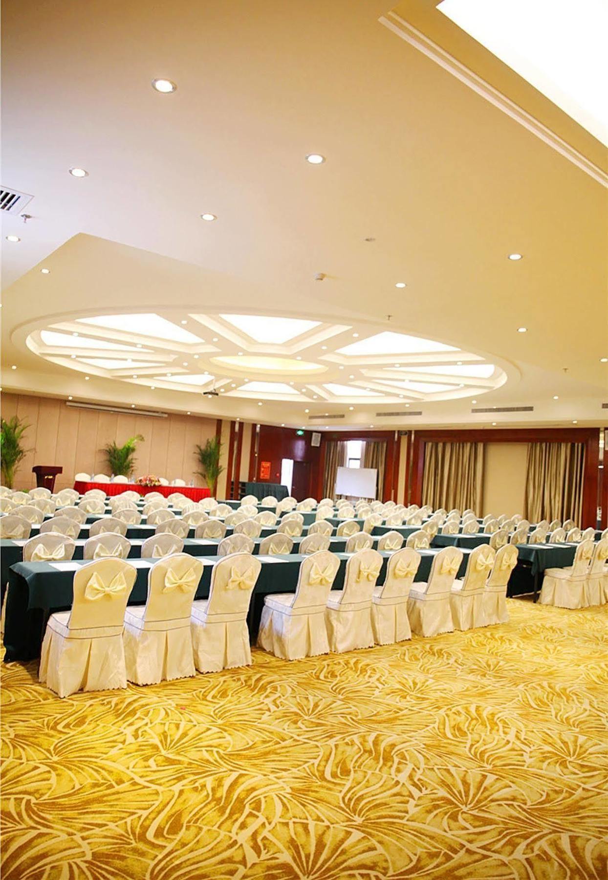 Jinhu Hotel Nanchang  Zewnętrze zdjęcie